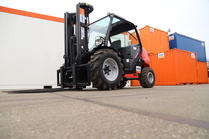 Ruwterrein-Heftruck 2,5 ton | Diesel | 4x4