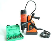 Magneetboormachine 230V met boorset