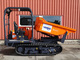 Met deze dumper op rupsen werk je zeer compact op onverhard terrein.