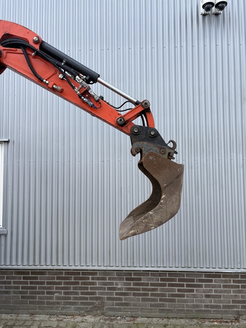 Puinbak minikraan 2.700-3.700 kg  huren