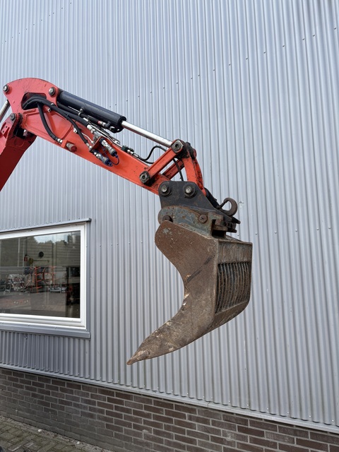 Puinbak minikraan 2.700-3.700 kg  huren