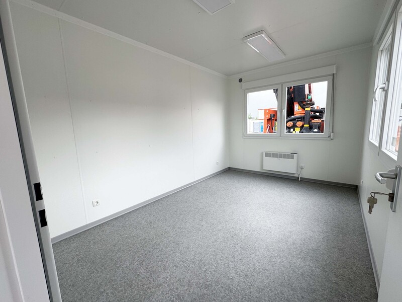 Kantoorunit 10 x 3 meter | Inclusief toilet en keuken huren