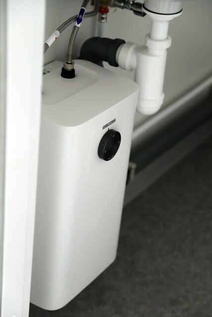 Kantoorunit 10 x 3 meter | Inclusief toilet en keuken huren