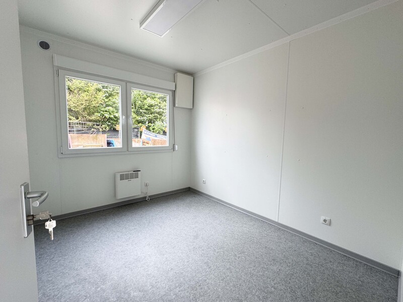 Kantoorunit 10 x 3 meter | Inclusief toilet en keuken huren